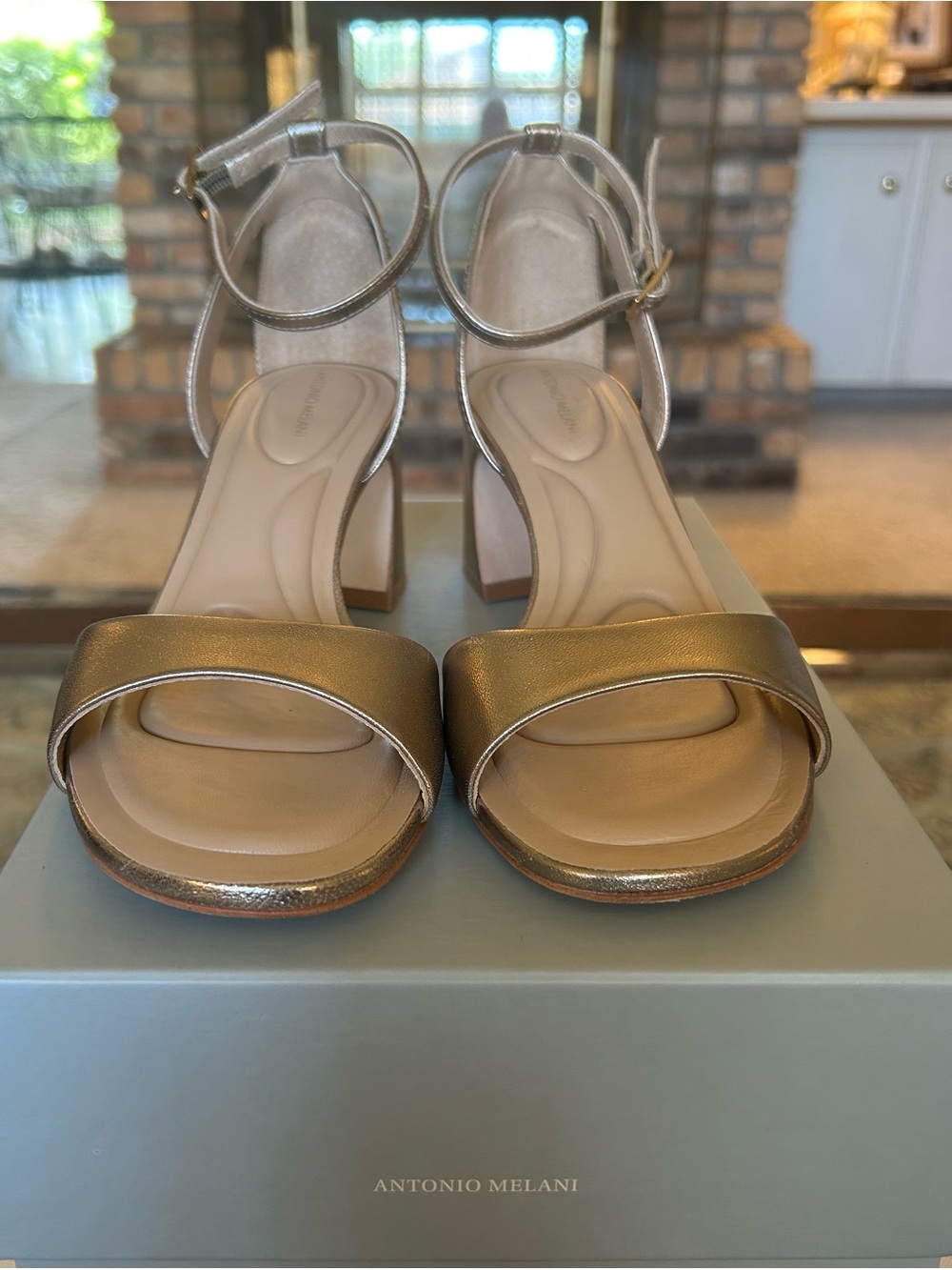 ANTONIO MELANI Metallic Gold Block Heel Sandals - Picture 4 of 9